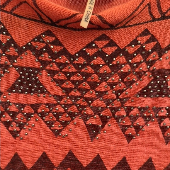 Verty Black and Orange Knit Blouse with Dolman Sleeves - Picture 4 of 4